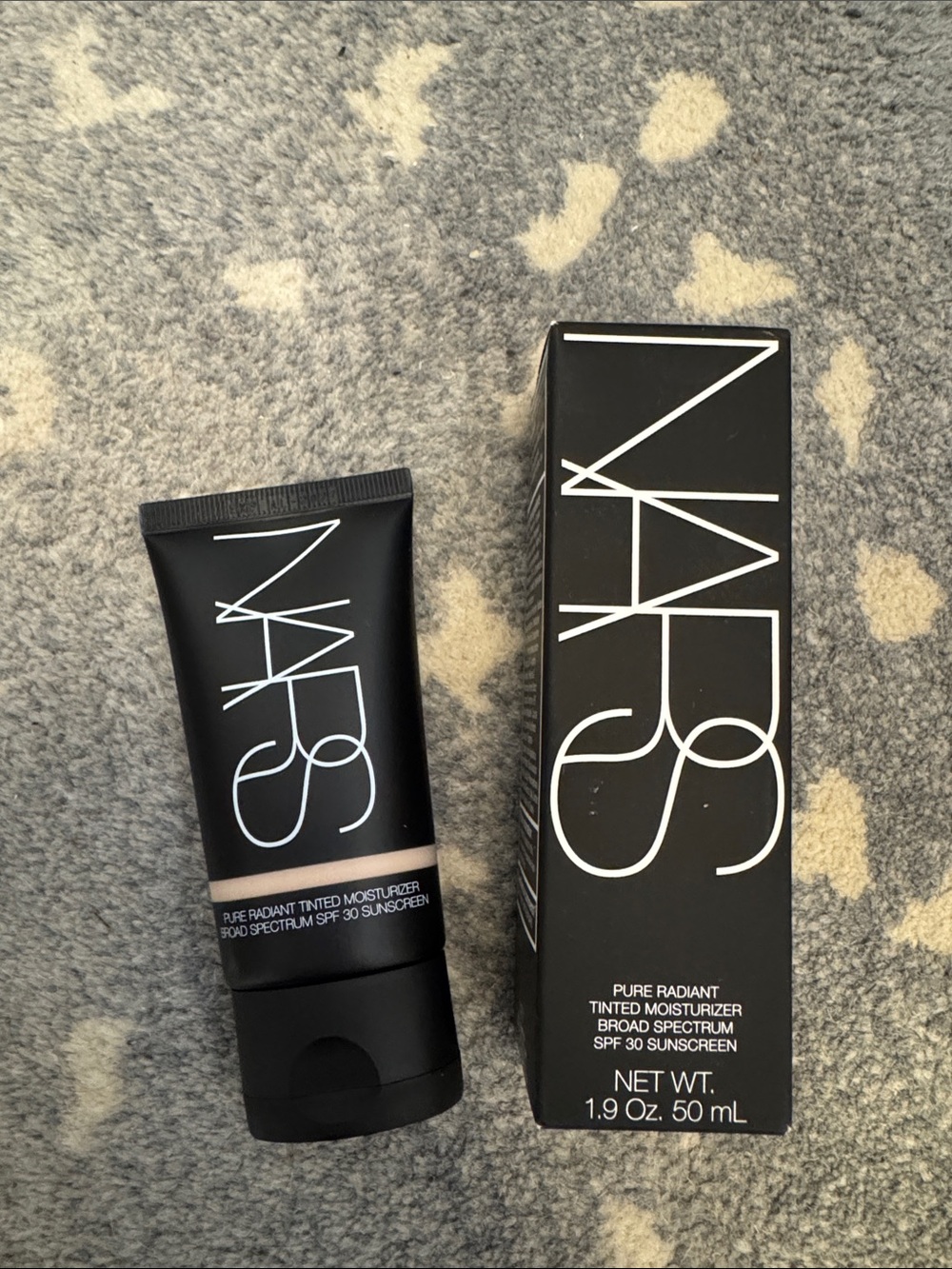 NARS Pure Radiant Tinted Moisturizer SPF 30 – light 0 Shade